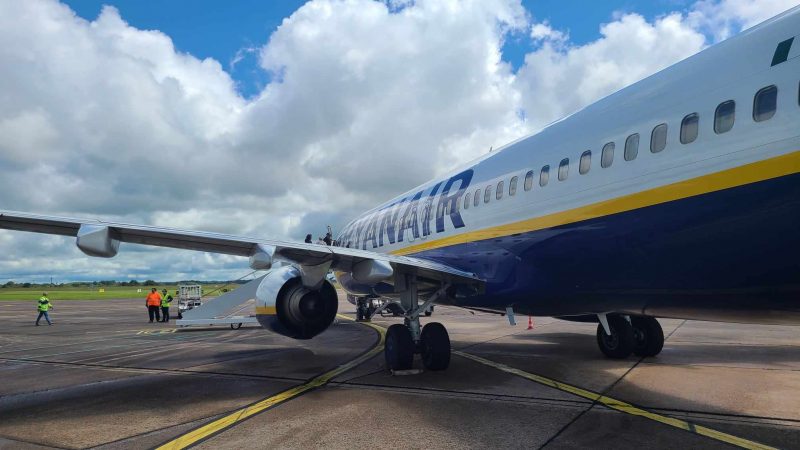 Ryanair Avion Tours Aeroport 05 24